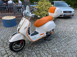 VESPA 300 GTS INDIVIDUAL, TOP CASE , HANDYHALTER