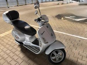 VESPA GT 125 L SILBER - GTS TÜV BIS 04/2027