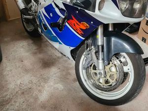 1998 SUZUKI GSX-R750