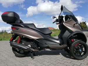 PIAGGIO MP3 500 HPE SPORT ADVANCED "1.HAND, TOP GEPFLEGT"