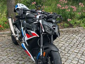 BMW M1000R MAIO 2025 NOVA MADALENA