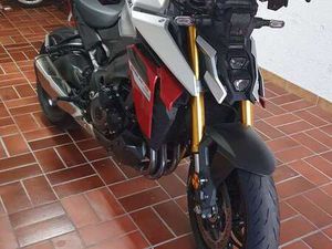 SUZUKI GSX-S 1000