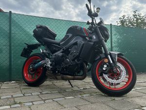 YAMAHA MT-09