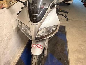 SUZUKI SV650 S (A2-DROSSELUNG MÖGLICH)