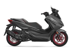 HONDA FORZA 125 CM3 ÉDITION LIMITÉ COMME NEUF!