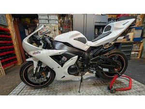 YAMAHA R1 RN09 2002 RENNSTRECKE READY2RACE