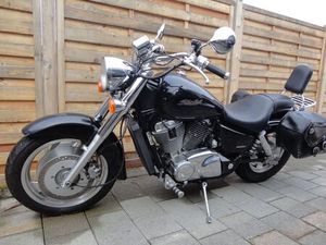 HONDA VT1100C2 SHADOW
