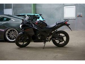 HONDA CBR125R JC50 – EZ 2016 – GEPFLEGT UND IDEAL FÜR ANFÄNGER