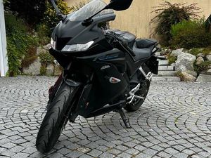 YAMAHA YZF-R 125 / SPORTLER 125