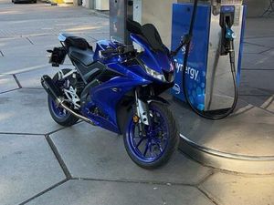 YAMAHA YZF R125 2022 - 15.000KM, AKRAPOVIC, TOP ZUSTAND