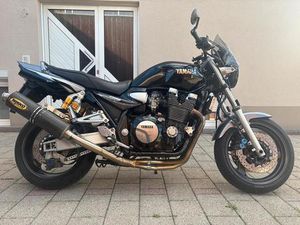 YAMAHA XJR 1300