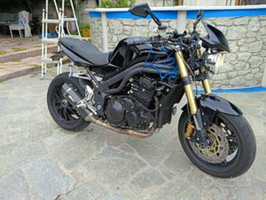 TRIUMPH SPEED TRIPLE 1050