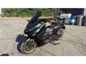 YAMAHA T-MAX 560 →