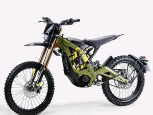 SUR-RON LIGHT BEE 2025 L1E – GRÜN – TOP ZUSTAND