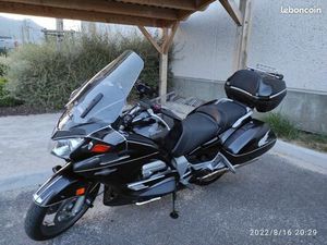 VEND MOTO HONDA ST 1300 EUROPEAN