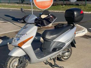 SCOOTER HONDA 100 CC LEAD