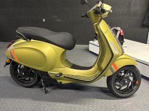 VESPA SPRINT S ELECTRICA VERDE 50 CM3