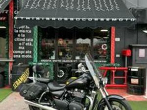 TRIUMPH THUNDERBIRD STORM