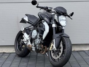 MV AGUSTA BRUTALE 800 – TOP-ZUSTAND, VIEL ZUBEHÖR, WENIG KM!