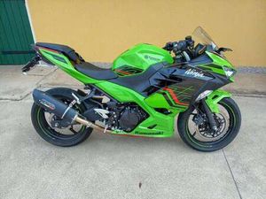 KAWASAKI NINJA 400 VERDE