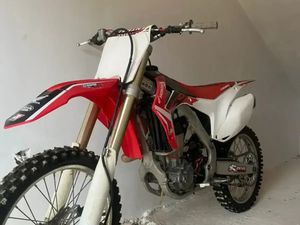 HONDA CRF →