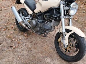 DUCATI 900 MONSTER PISTE OU ROUTE