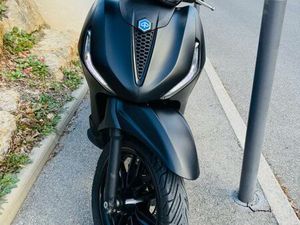 PIAGGIO BEVERLY 400 HPE DEEP BLACK