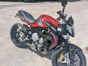 MV AGUSTA BRUTALE 800 CARBON