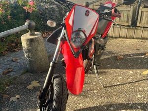 GILERA SMT 2015