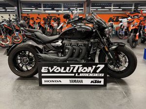 TRIUMPH ROCKET 3 GT STORM