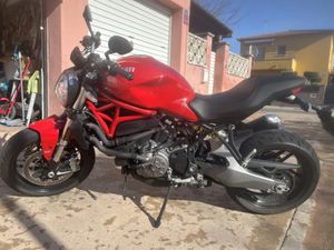 DUCATI MONSTER 821
