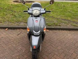 KYMCO LIKE 45KM 4T BROM BJ 2010 — SCOOTERS | KYMCO — MARKTPLAATS