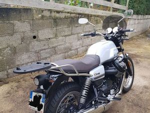 MOTO GUZZI V7 SPÉCIAL 2022