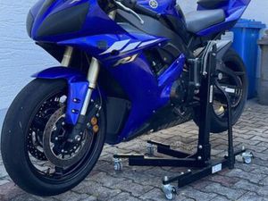 YAMAHA YZF R1