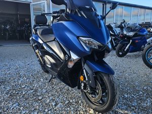 YAMAHA T-MAX ЛИЗИНГ БАРТЕР →