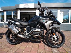 BMW R 1250 GS TRIPLE BLACK 4P