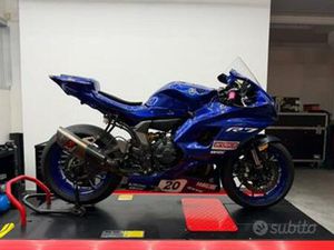 YAMAHA R7 2022