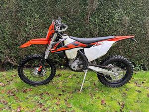 ② KTM EXC 250