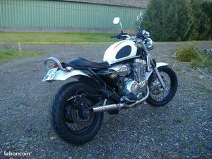 TRIUMPH THUNDERBIRD 900