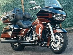 HARLEY ROADGLIDE CVO