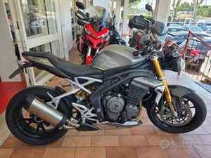 TRIUMPH SPEED TRIPLE 1200 RS