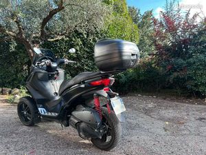 PIAGGIO 300 HPE SPORT