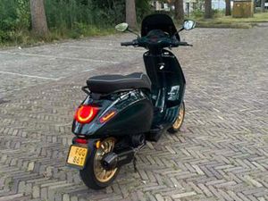 VESPA SPRINT CARBON — SCOOTERS | VESPA — MARKTPLAATS