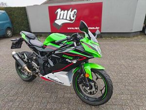 ② KAWASAKI NINJA 125 2022 5DKM