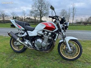 HONDA CB 1300 ABS (MODÈLE EXCLUSIF)