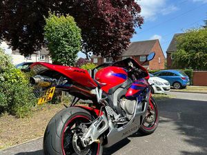 HONDA CBR1000RR FIREBLADE ROAD SPORT PETROL MANUAL (178 PS) 999 CC