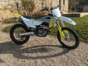 250 FC 2024 COMME NEUVE