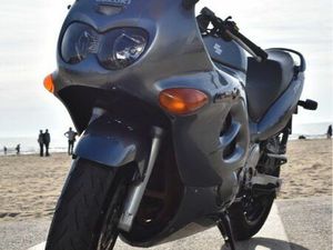 SUZUKI GSXF 750