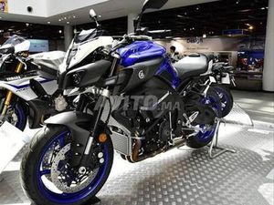 UNE YAMAHA MT 10