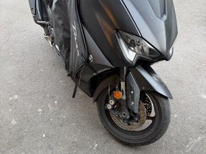 T-MAX 560 BLACK